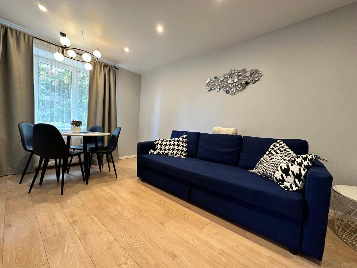 Parkside Escape: Stylish 1-Br Apartment Riga Exterior photo